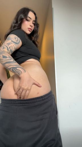 Amateur teen with a tight ass and juicy pussy
