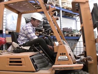 Hawt German chick screwed hard on the costruction web site