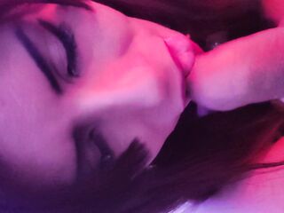 Se la chupo bien riko y me como todo lo q me da