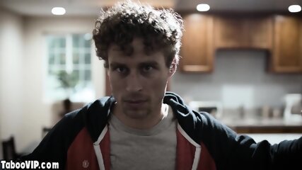 Scared woman confronts her stalker in unexpected way