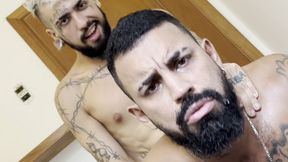 comendo meu amigo depois do treino