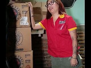 Oxxo employee caught in the warehouse in swap for a permit