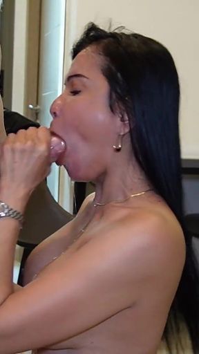 Blowjob Queen MILF Ploy Struggling with a Bwc