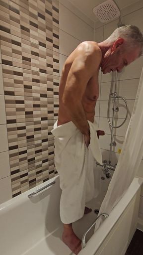 Coach Jc London Takes a Shower