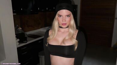 Russian blonde caught stealing gets punished with a facial