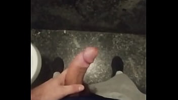 Aquela punha no banheiro da Rodovi&aacute_ria.