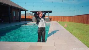 Kate Goes for a Swim in an Elegant Pant Oufit