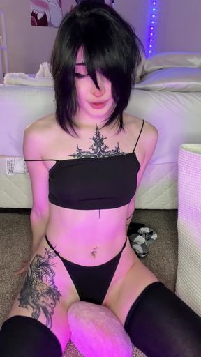 Slim solo babe sits pretty for the camera