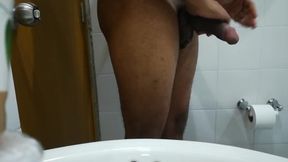 Virgin girl gets a massage and ends up cumming