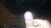 GIMIENDO MIENTRAS MASTURBO MI VERGA MUY FUERTE HASTA CORRERME (EXPLOSIÓN DE SEMEN)