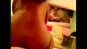 Morena deliciosa cavalgando no pau do gordinho