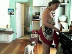 Ama de casa con culo al aire