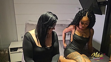 Sentei no marido da minha amiga - Sempre quis foder com o gostoso safado pauzudo do marido da minha amiga não desperdicei a oportunidade e ela viu tudinho