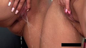Double Brunette Pissing with Rachel Evans,Jenifer Jane by VIPissy