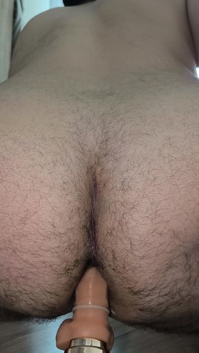 Amateur riding dildo