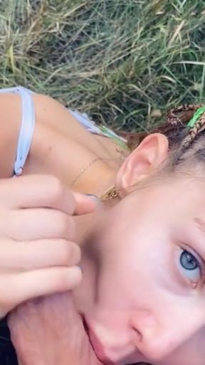 Quick Blowjob Outdoor (POV)   Clip 1