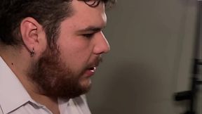 TWINK BATENDO UMA PUNHETA NA HORA DO EXPEDIENTE