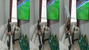 mi cunada se toca la concha durante la copa del mundo y yo le follo la boca por puta