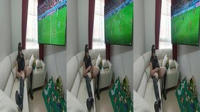 mi cunada se toca la concha durante la copa del mundo y yo le follo la boca por puta