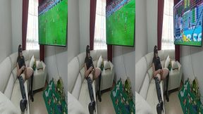 mi cunada se toca la concha durante la copa del mundo y yo le follo la boca por puta