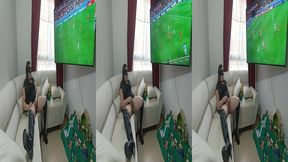 mi cunada se toca la concha durante la copa del mundo y yo le follo la boca por puta