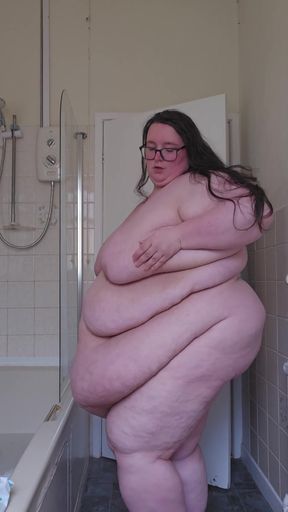 SSBBW Stripping in the Bathroom Fat Body Exploration