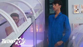TWINKPOP - Joey Mills The Last Twink On Earth, Downloads A Sex Program On Foxy Alex To Stimulate His Hole