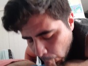 Sacandole la leche a mi novio con la boca