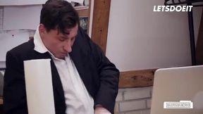 Roxxy X's Steamy Office Encounter with Her Boss - LETSDOEIT