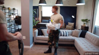 Militarii tatuați Blain O'Connor și Jeremiah Cruze într-o intensă acțiune anală fără șa