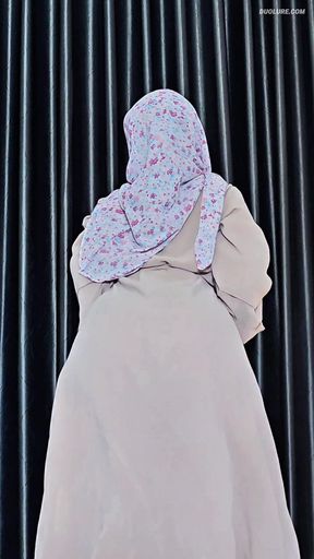 Twerking &amp; Jiggles 🧕🏻