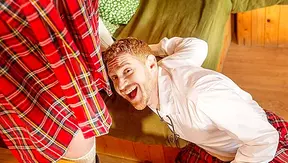 Kilted Hunk Jonas Leander Goes Wild in Steaming British Hookup – HotMenOfUK