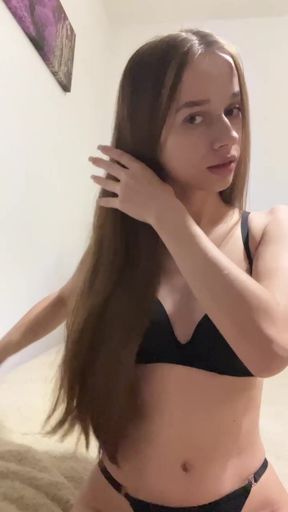 Bet you can&#039;t handle a blonde like me 😏 Prove me wrong hit play!