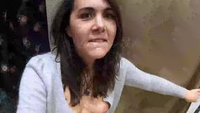 essayages et branlette en cabine d essayage ( sexe non epile)