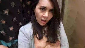 essayages et branlette en cabine d essayage ( sexe non epile)