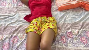 Stunning Teen Asian Beauty Reveals Her Alluring Side - ලංකාවේ ලස්සනම කිම්බ මගේ Teen Asian girl showing off her pink beautiful pussy