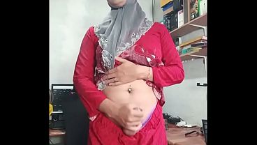 Hijab Ladyboys Cum Masturbating