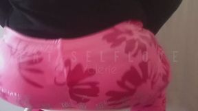 Buttcrush BBW Giantess Crushes tiny shrunken Men for her Dessert