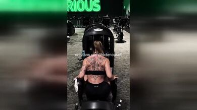 Barely Eighteen TikTok Star’s Hairy Pussy Leak Gets Raw Deepthroated