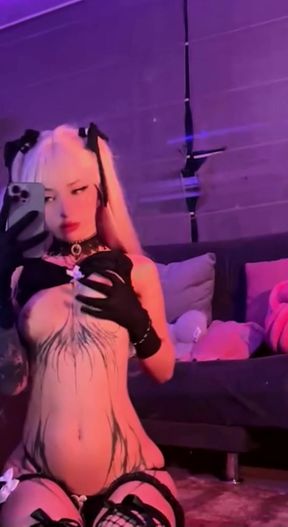 OnlyFans babe flaunts big ass and tits