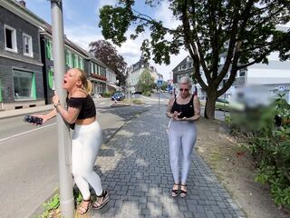 Lara CumKitten - Teaser FERNGESTEUERT durch die Town