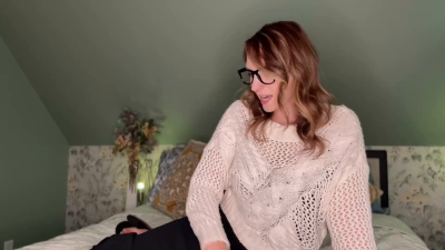 Super Stepmom Watches Your Jerk Off