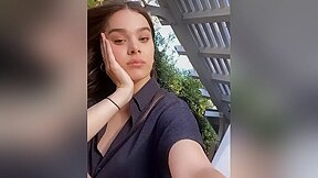 Hailee Steinfeld In Crazy Adult Scene Vertical Video Try To Watch For , Check It