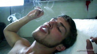 Pipe, éjaculation, branlette, fumer &#8211; Austin Ried et Dustin Fitch, amateurs tatoués, se font sodomiser