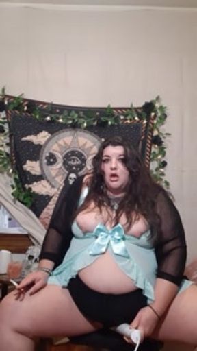 Smoking and masturbating BBW