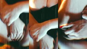 je me fais remplir la chatte par la queue de mon mari tout en me caressant le ...