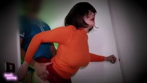Hot amateur Velma cosplay gets pounded hard