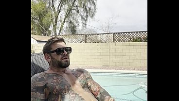 Me pajeo en el jardin y los vecinos miran