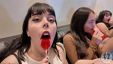 FOUR GIRLS LOLLIPOP CHEWING GUM FETISH KISSING LICKING 4K