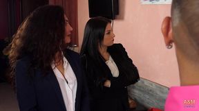 el tio pollon se hizo pasar por gay para calzarse a las dos milfs.